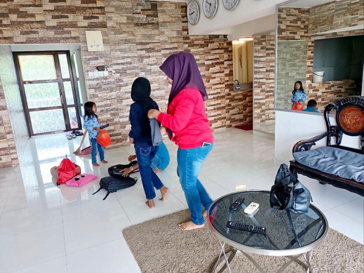 Airbnb At Sri Sayang Batu Ferringhi Beach ภายนอก รูปภาพ