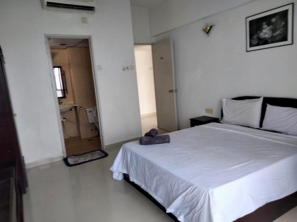 Airbnb At Sri Sayang Batu Ferringhi Beach ภายนอก รูปภาพ