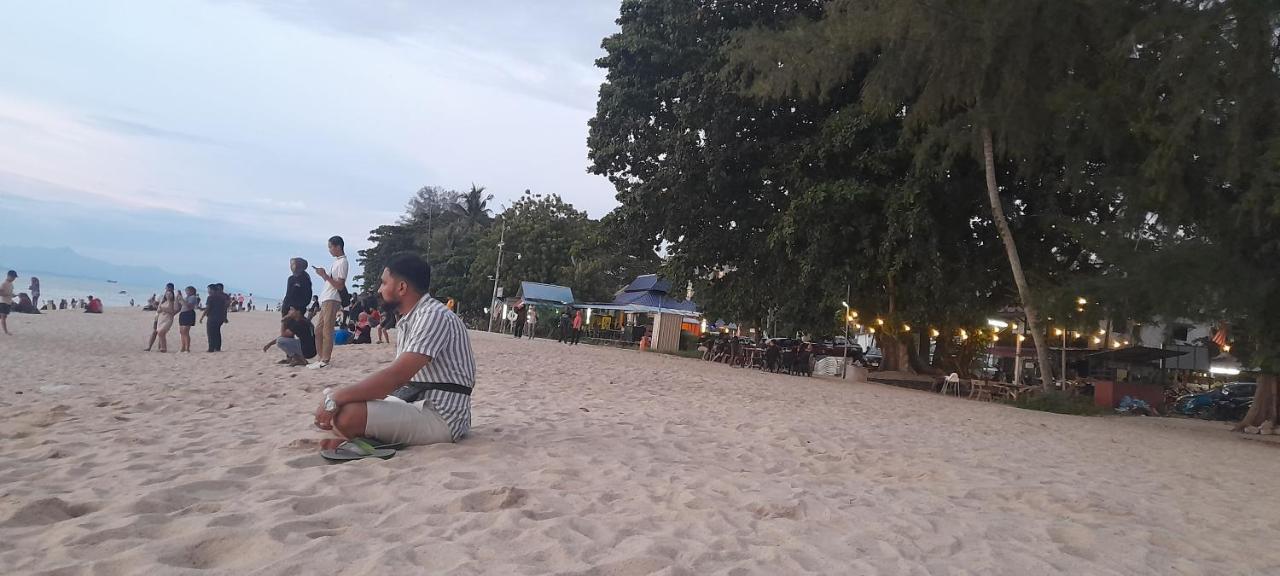 Airbnb At Sri Sayang Batu Ferringhi Beach ภายนอก รูปภาพ